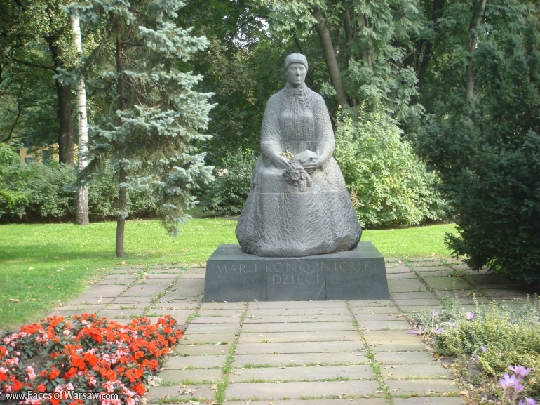 Faces of Warsaw - Saxon Garden (Ogród Saski) in Summer