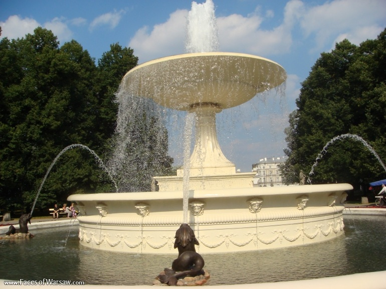 Faces of Warsaw - Saxon Garden (Ogród Saski) in Summer