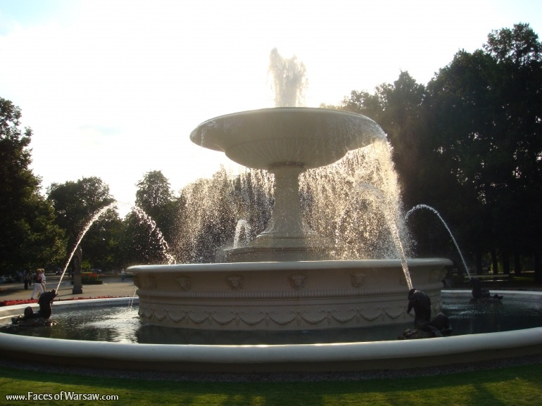 Faces of Warsaw - Saxon Garden (Ogród Saski) in Summer