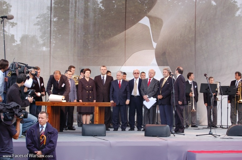 Faces of Warsaw - Museum of the History of Polish Jews: Ground Breaking Ceremony