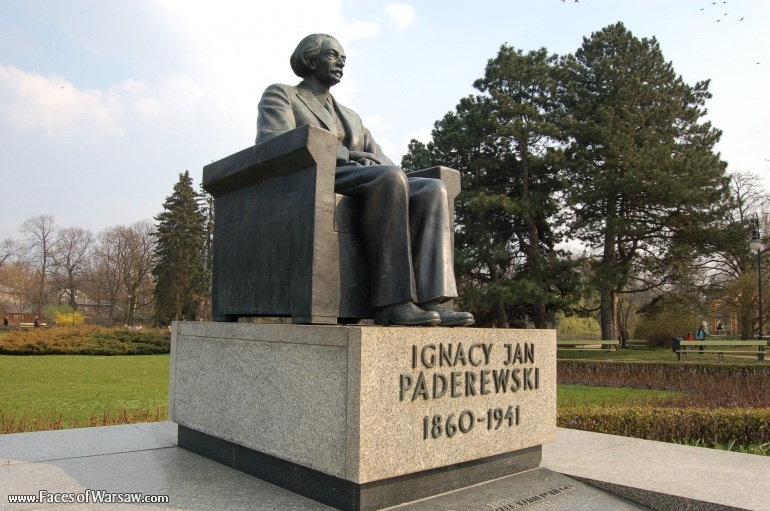 Faces of Warsaw - Spring in Ujazdów Park