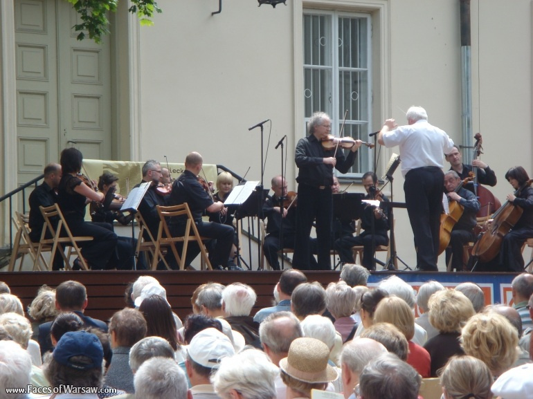 Faces of Warsaw - Łazienki - Concert under the Linden