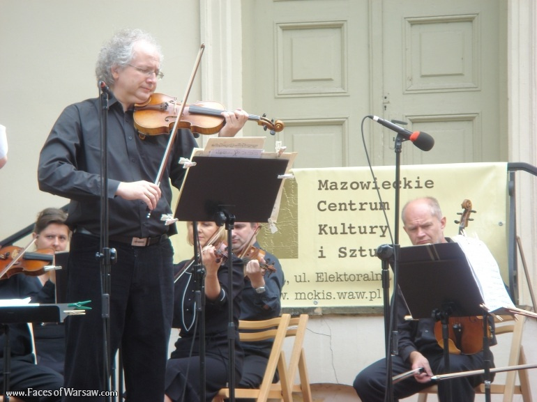 Faces of Warsaw - Łazienki - Concert under the Linden