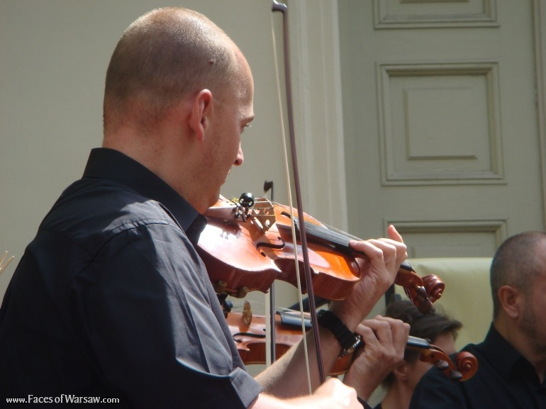 Faces of Warsaw - Łazienki - Concert under the Linden