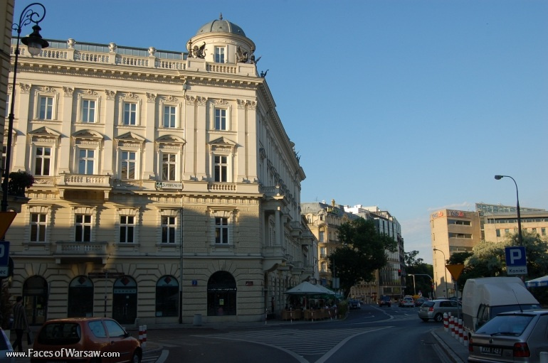 Faces of Warsaw - Three Crosses Square