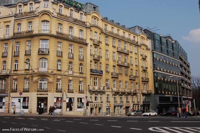 Faces of Warsaw - Three Crosses Square