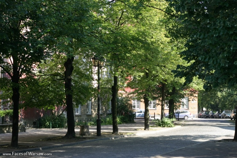 Faces of Warsaw - Market - Place