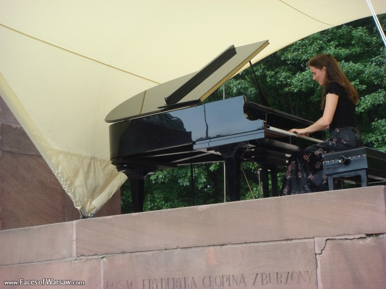 Faces of Warsaw - Piano Concerts in Royal Łazienki Park