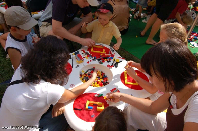 Faces of Warsaw - "Singer's Warsaw" Festival: Building Anatewka with LEGO Bricks