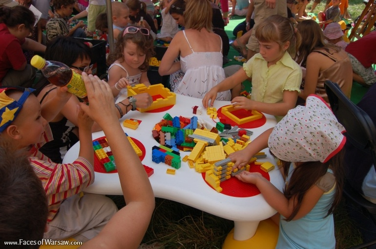 Faces of Warsaw - "Singer's Warsaw" Festival: Building Anatewka with LEGO Bricks