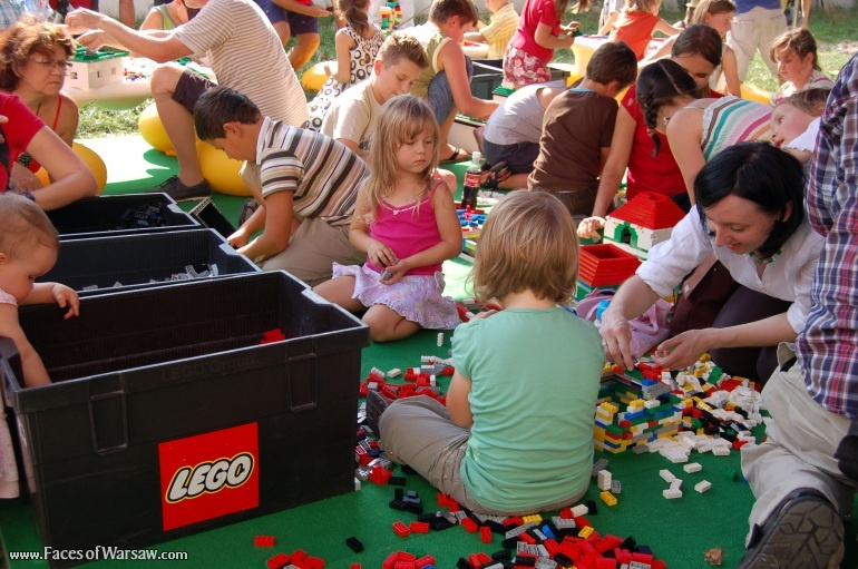 Faces of Warsaw - "Singer's Warsaw" Festival: Building Anatewka with LEGO Bricks