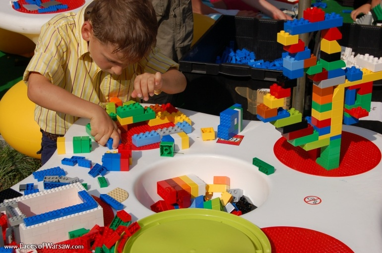 Faces of Warsaw - "Singer's Warsaw" Festival: Building Anatewka with LEGO Bricks