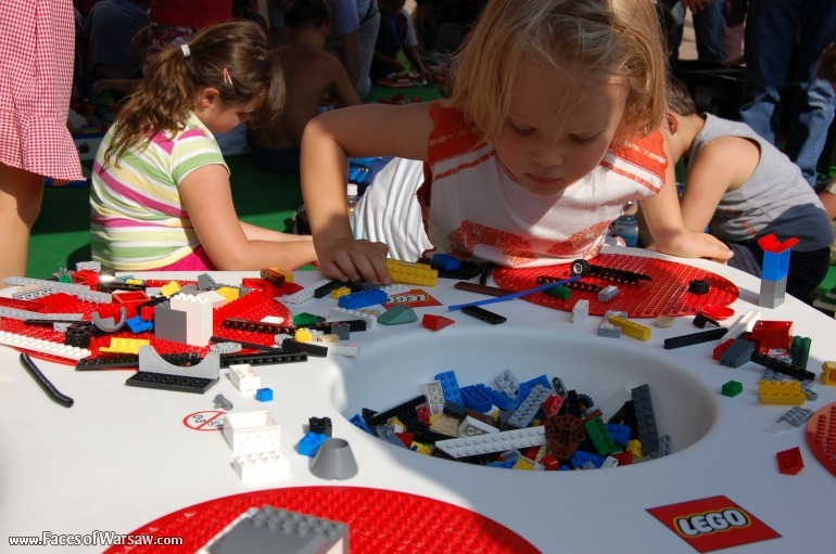 Faces of Warsaw - "Singer's Warsaw" Festival: Building Anatewka with LEGO Bricks