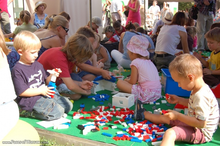 Faces of Warsaw - "Singer's Warsaw" Festival: Building Anatewka with LEGO Bricks