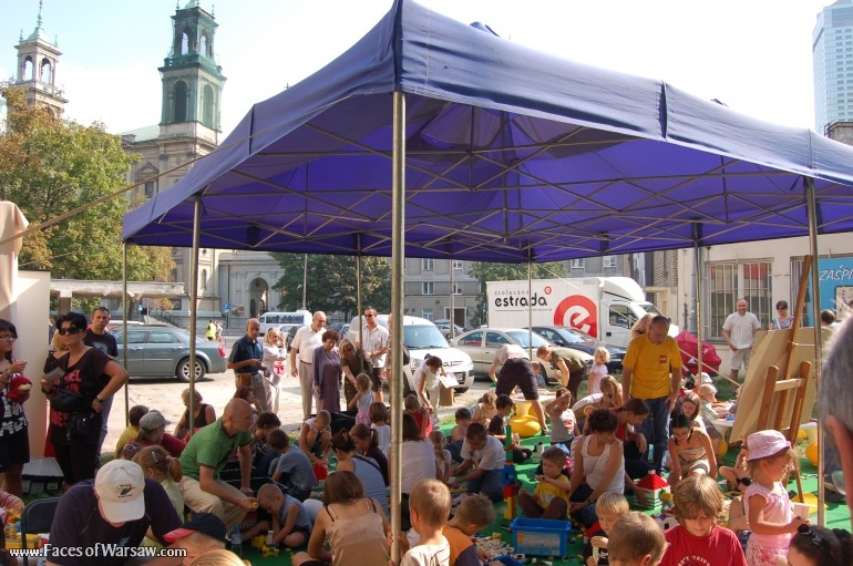 Faces of Warsaw - "Singer's Warsaw" Festival: Building Anatewka with LEGO Bricks
