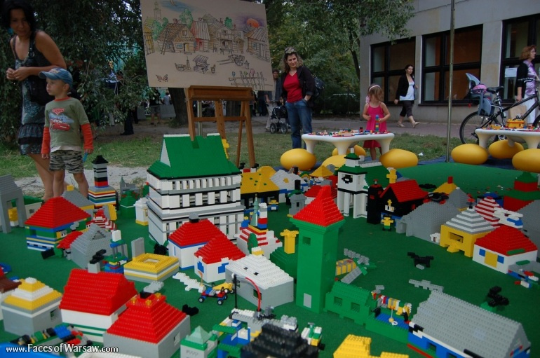 Faces of Warsaw - "Singer's Warsaw" Festival: Building Anatewka with LEGO Bricks