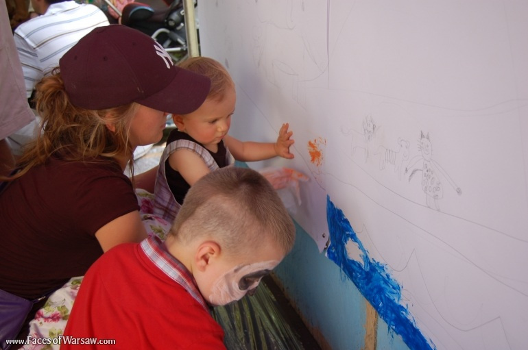 Faces of Warsaw - "Singer's Warsaw" Festival: The Wall of Singer's Fairy Tales -  Painting with Children