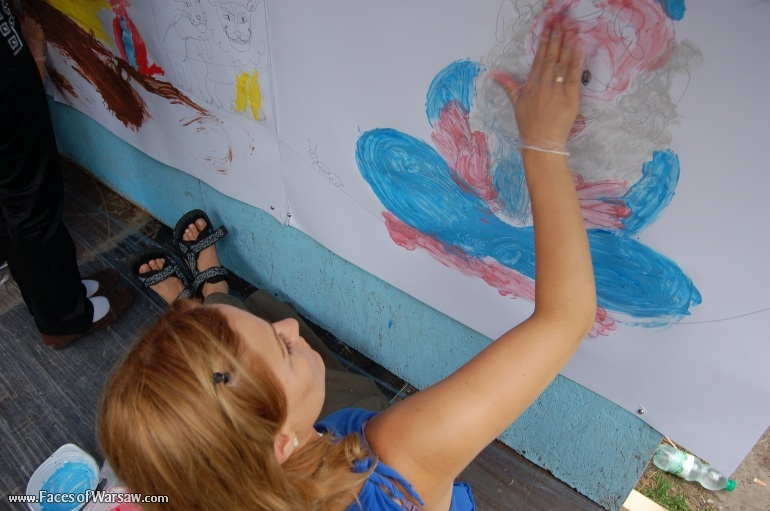 Faces of Warsaw - "Singer's Warsaw" Festival: The Wall of Singer's Fairy Tales -  Painting with Children