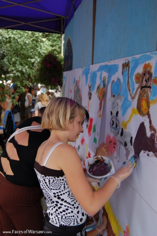 Faces of Warsaw - "Singer's Warsaw" Festival: The Wall of Singer's Fairy Tales -  Painting with Children