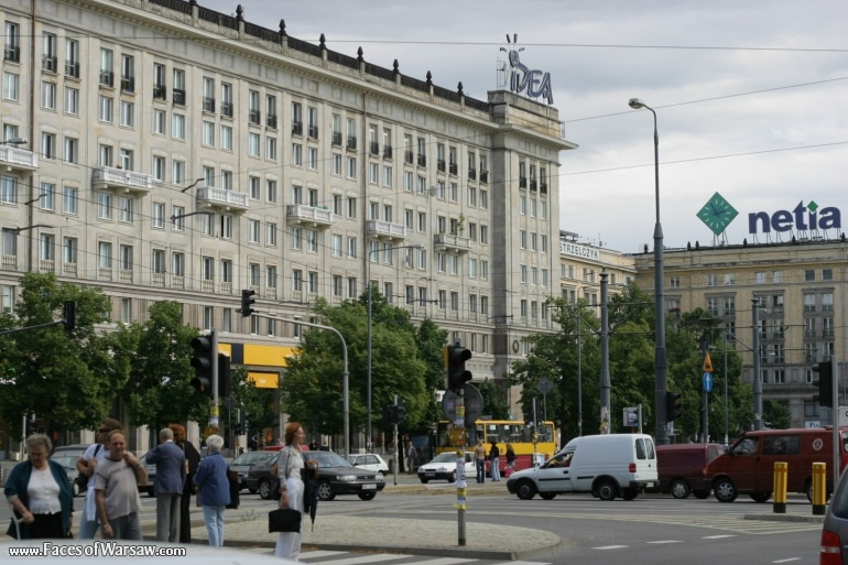 Faces of Warsaw - Konstytucji Square