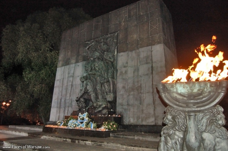 Faces of Warsaw - "Singer's Warsaw" Festival: "Lullaby for Remembrance" - Ghetto Heroes' Monument