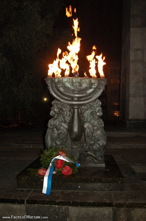 Faces of Warsaw - "Singer's Warsaw" Festival: "Lullaby for Remembrance" - Ghetto Heroes' Monument