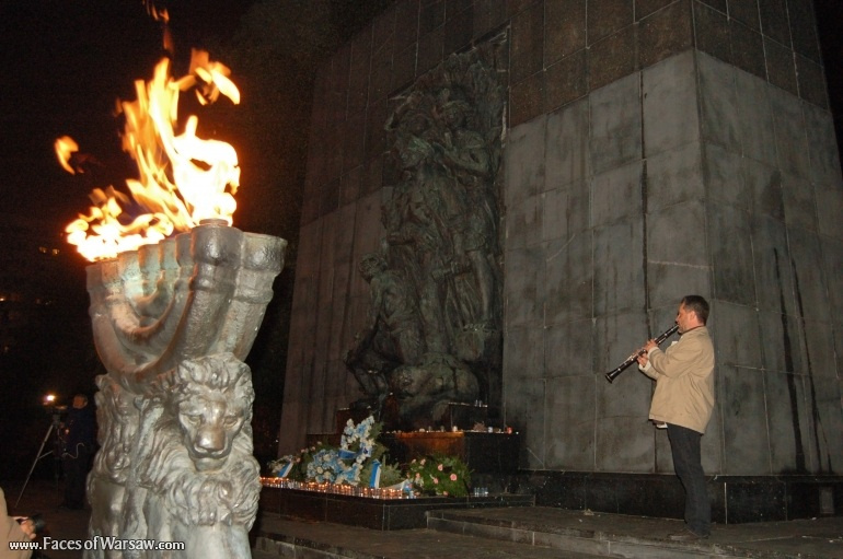 Faces of Warsaw - "Singer's Warsaw" Festival: "Lullaby for Remembrance" - Ghetto Heroes' Monument