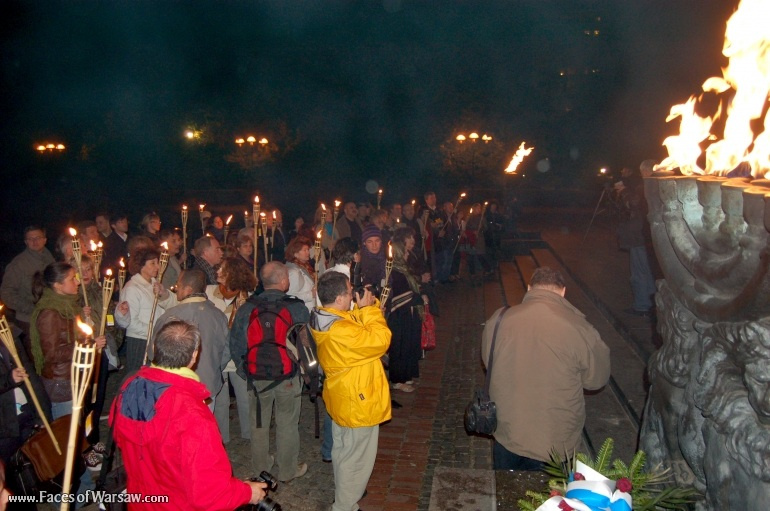 Faces of Warsaw - "Singer's Warsaw" Festival: "Lullaby for Remembrance" - Ghetto Heroes' Monument