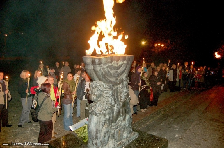 Faces of Warsaw - "Singer's Warsaw" Festival: "Lullaby for Remembrance" - Ghetto Heroes' Monument