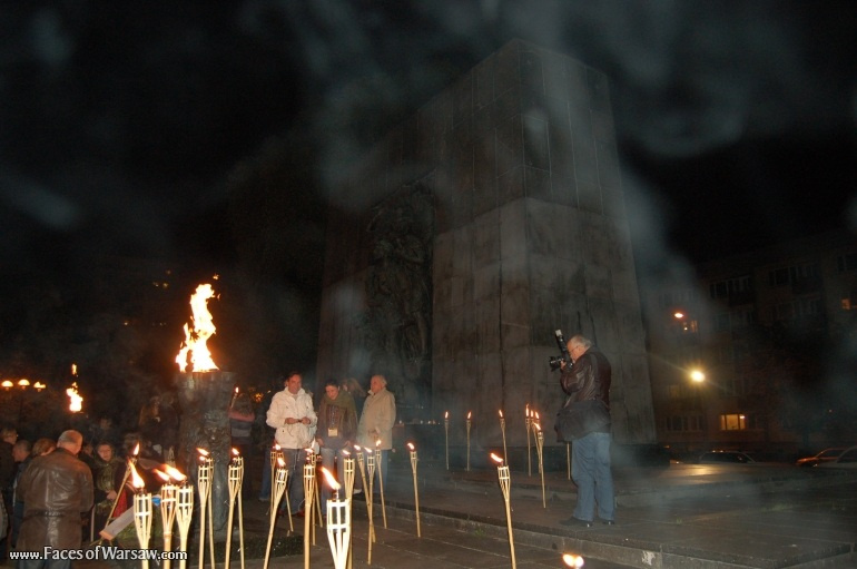 Faces of Warsaw - "Singer's Warsaw" Festival: "Lullaby for Remembrance" - Ghetto Heroes' Monument