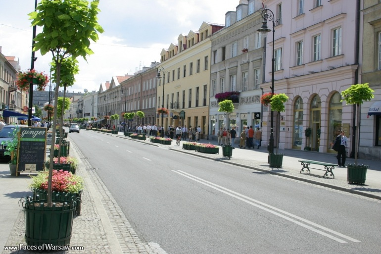 Faces of Warsaw - Nowy Świat Street