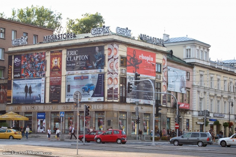 Faces of Warsaw - Nowy Świat Street