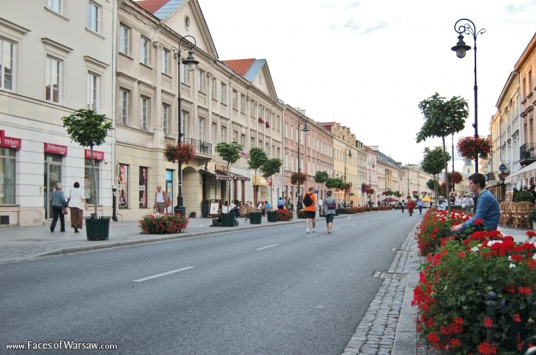 Faces of Warsaw - Nowy Świat Street