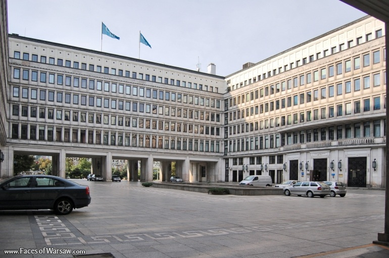 Faces of Warsaw - Nowy Świat Street