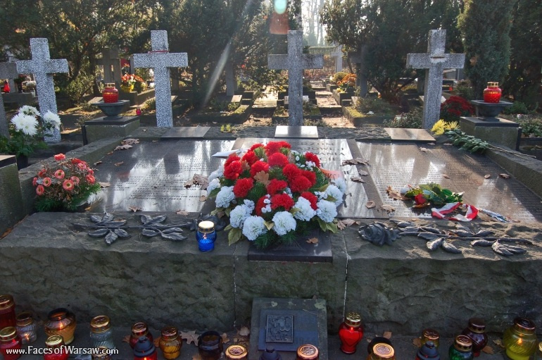 Faces of Warsaw - Powązki - Military Cemetery, All Saints 2008