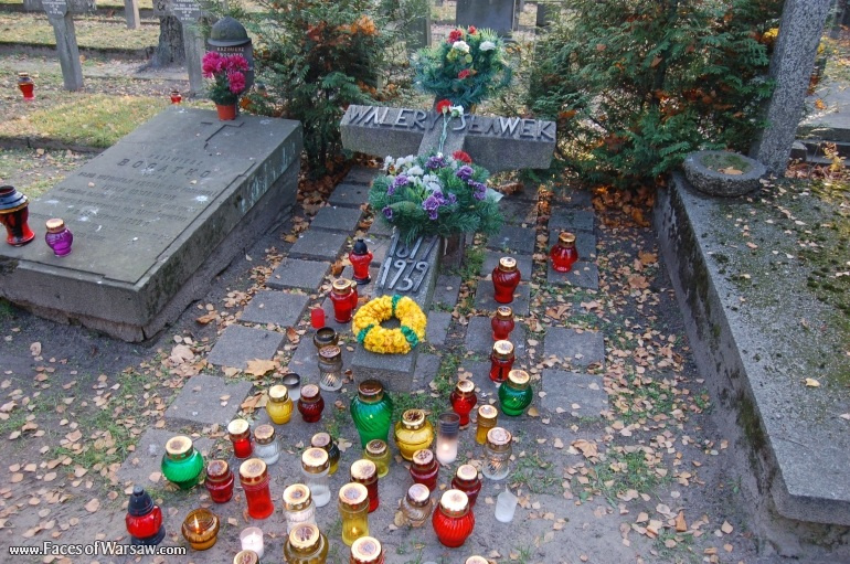 Faces of Warsaw - Powązki - Military Cemetery, All Saints 2008