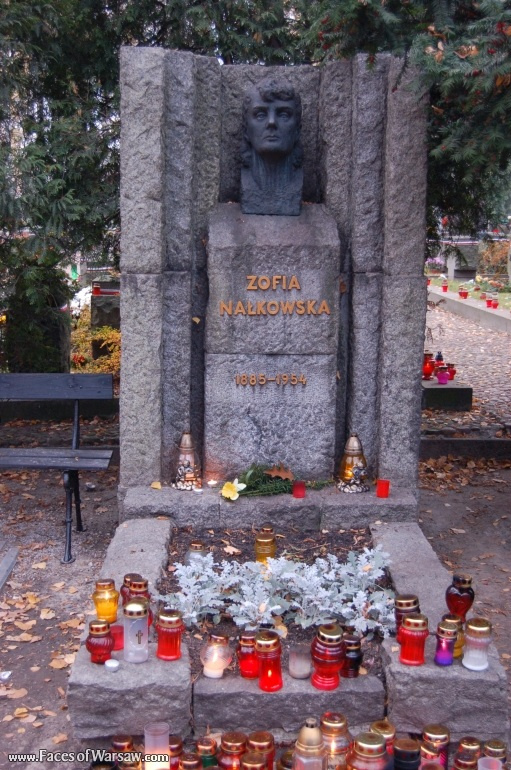 Faces of Warsaw - Powązki - Military Cemetery, Avenue of the Meritorious (Aleja Zasłużonych), All Saints 2008