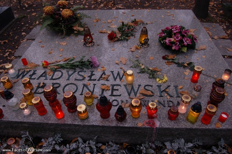 Faces of Warsaw - Powązki - Military Cemetery, Avenue of the Meritorious (Aleja Zasłużonych), All Saints 2008