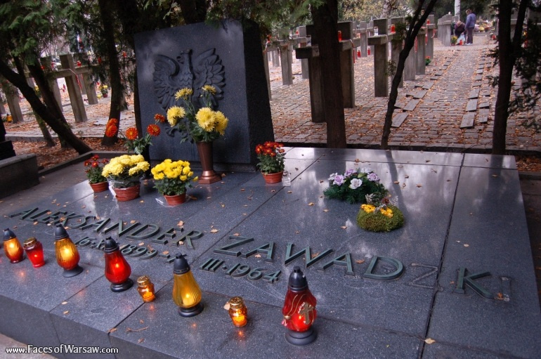 Faces of Warsaw - Powązki - Military Cemetery, Avenue of the Meritorious (Aleja Zasłużonych), All Saints 2008