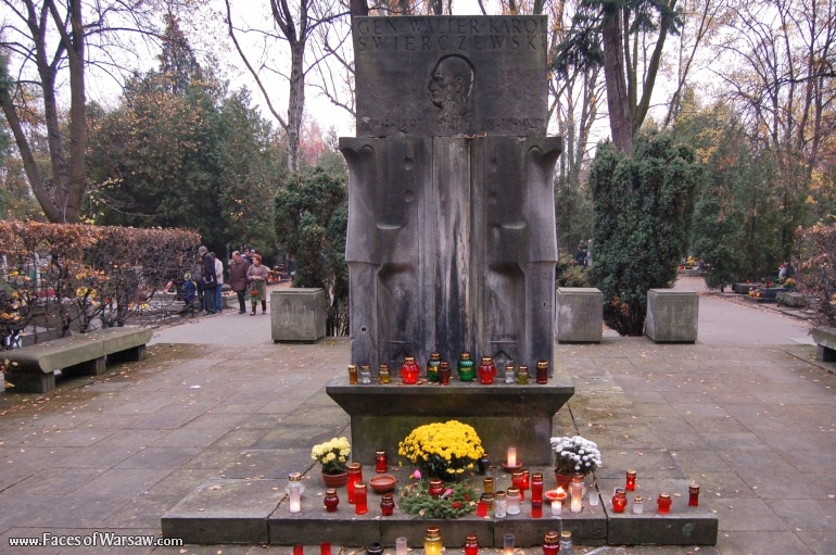 Faces of Warsaw - Powązki - Military Cemetery, Avenue of the Meritorious (Aleja Zasłużonych), All Saints 2008