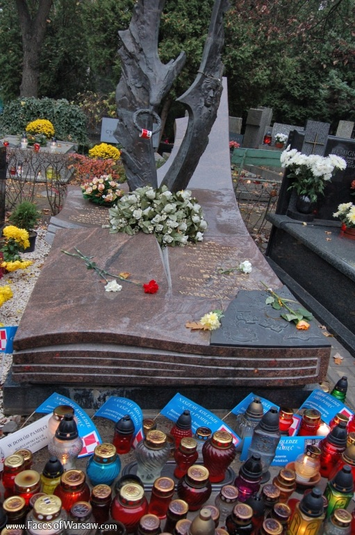 Faces of Warsaw - Powązki - Military Cemetery, Avenue of the Meritorious (Aleja Zasłużonych), All Saints 2008