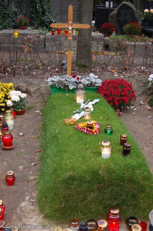 Faces of Warsaw - Powązki - Military Cemetery, Avenue of the Meritorious (Aleja Zasłużonych), All Saints 2008