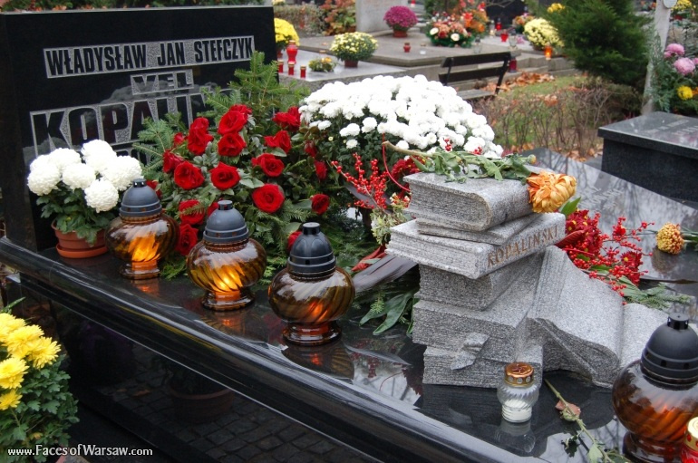 Faces of Warsaw - Powązki - Military Cemetery, Avenue of the Meritorious (Aleja Zasłużonych), All Saints 2008