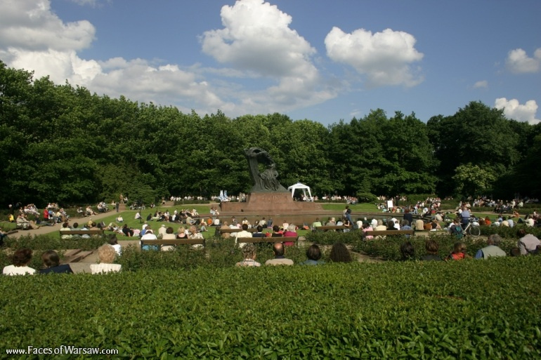 Faces of Warsaw - Sunday Piano Concerts in Łazienki