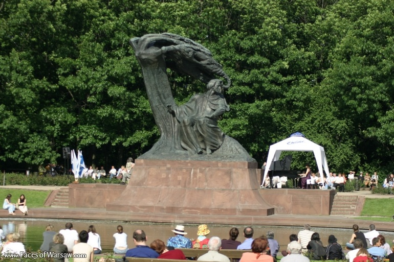 Faces of Warsaw - Sunday Piano Concerts in Łazienki