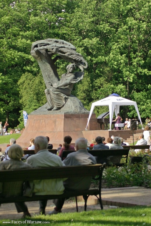 Faces of Warsaw - Sunday Piano Concerts in Łazienki