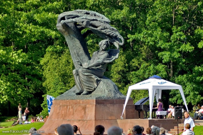 Faces of Warsaw - Sunday Piano Concerts in Łazienki