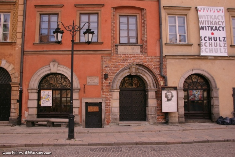 Faces of Warsaw - Market - Place