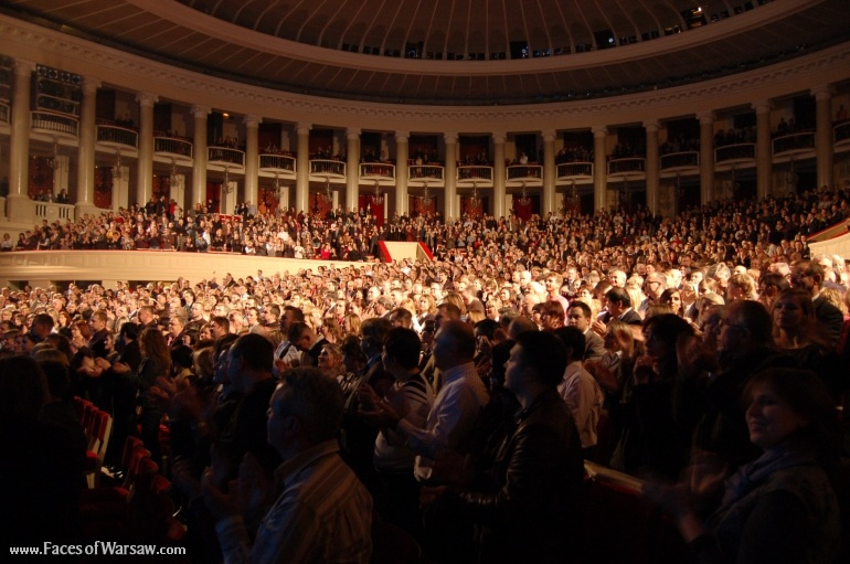 Faces of Warsaw - Dionne Warwick concert at the Congress Hall