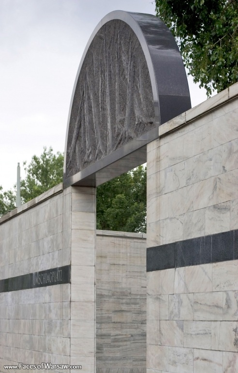 Faces of Warsaw - Umschlagplatz